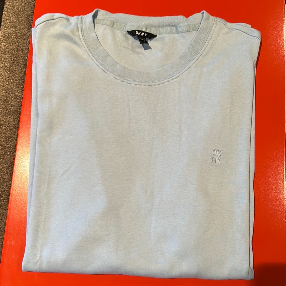 Men’s DKNY super soft Pima cotton short sleeve crew neck tee, size large